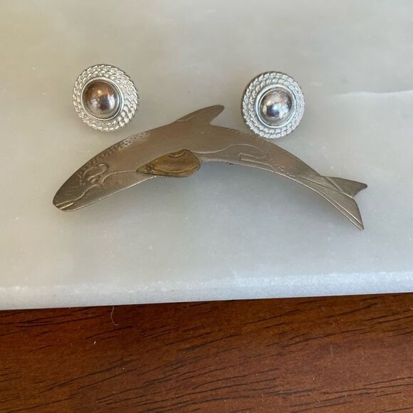Silver Whale Brooch and Silver tone Earrings - Picture 10 of 11
